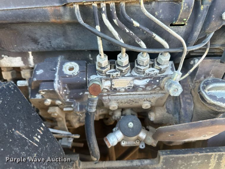 image for item DH1877 1990 Deutz Allis 7085  MFWD tractor