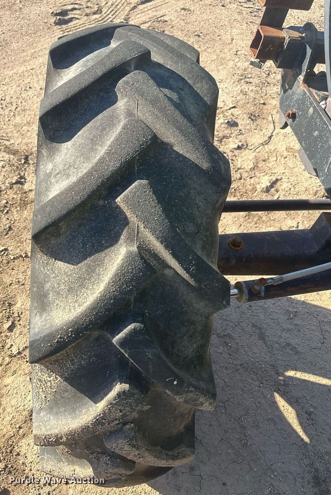 image for item DH1877 1990 Deutz Allis 7085  MFWD tractor