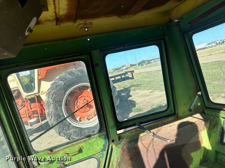 image for item DH1879 Tractor cab