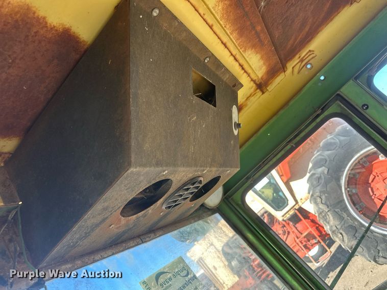 image for item DH1879 Tractor cab