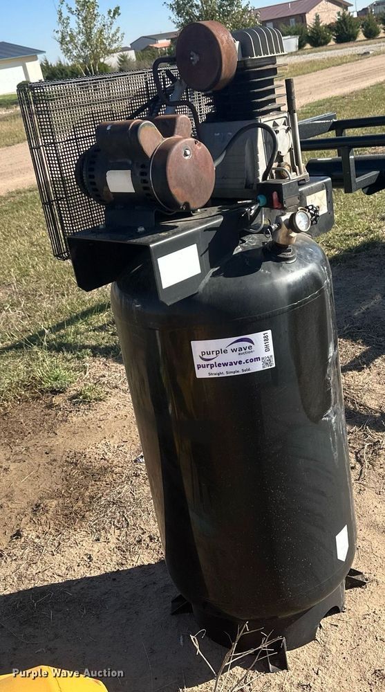 image for item DH1881 Air compressor