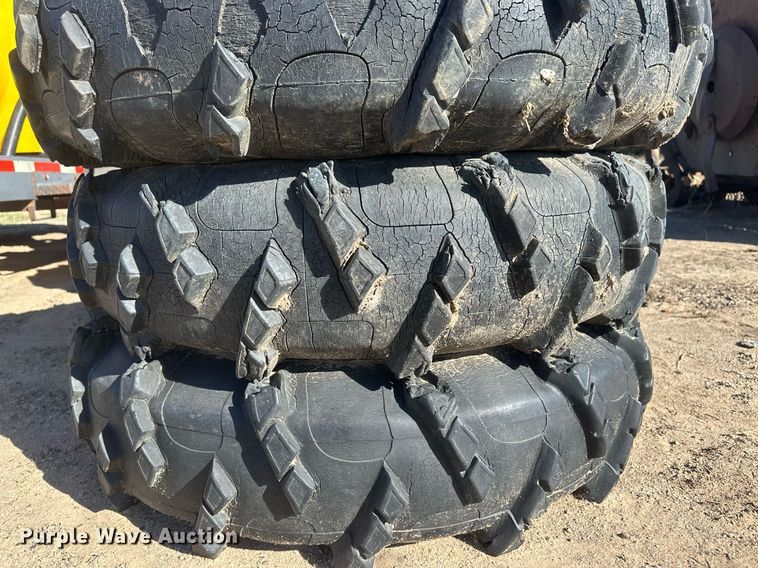 image for item DH1885 (19) 11R24.5 irrigation pivot tires and wheels