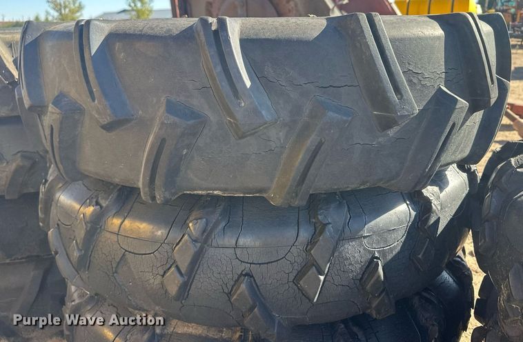 image for item DH1885 (19) 11R24.5 irrigation pivot tires and wheels