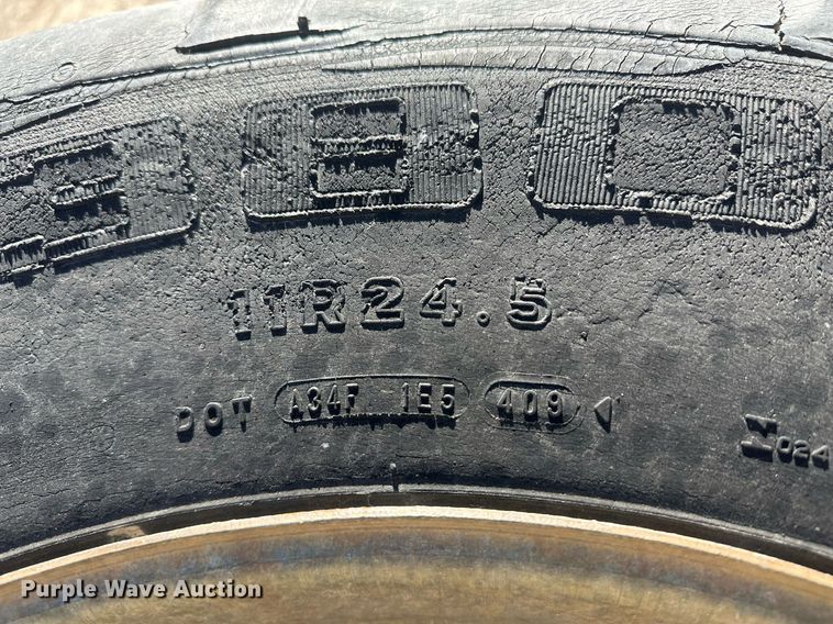image for item DH1885 (19) 11R24.5 irrigation pivot tires and wheels