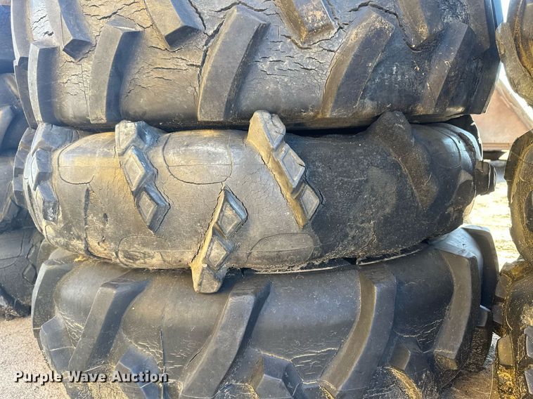 image for item DH1885 (19) 11R24.5 irrigation pivot tires and wheels