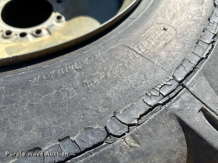 image for item DH1885 (19) 11R24.5 irrigation pivot tires and wheels