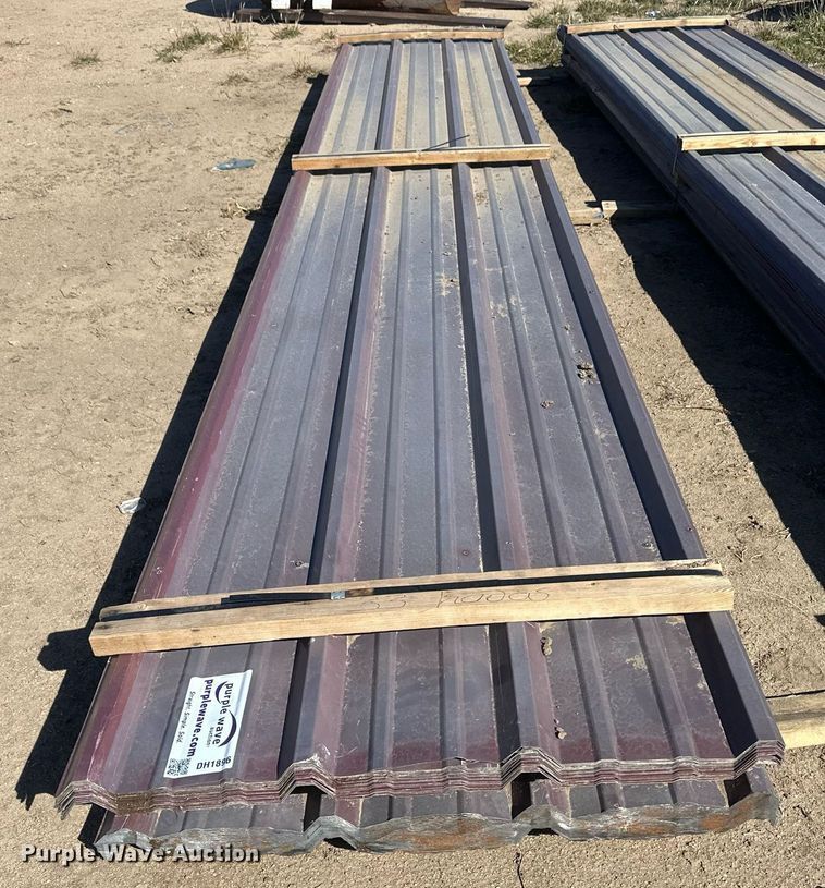 image for item DH1896 (73) sheets of 20' L x 36" W metal siding/roofing