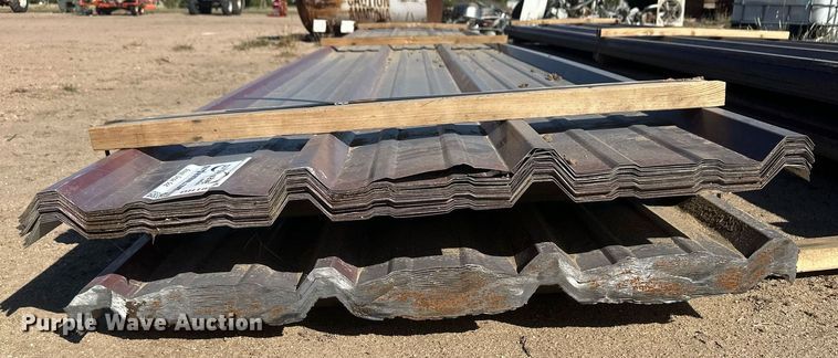 image for item DH1896 (73) sheets of 20' L x 36" W metal siding/roofing