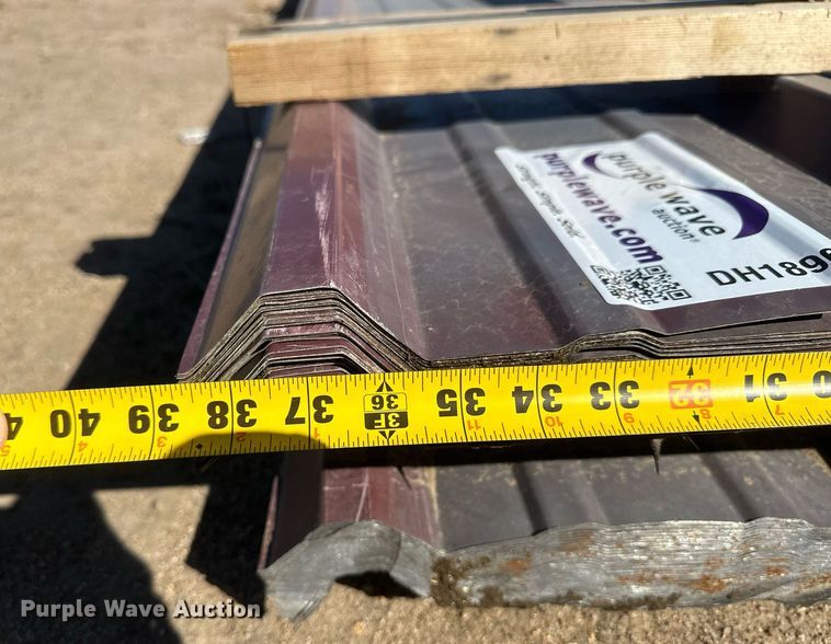 image for item DH1896 (73) sheets of 20' L x 36" W metal siding/roofing
