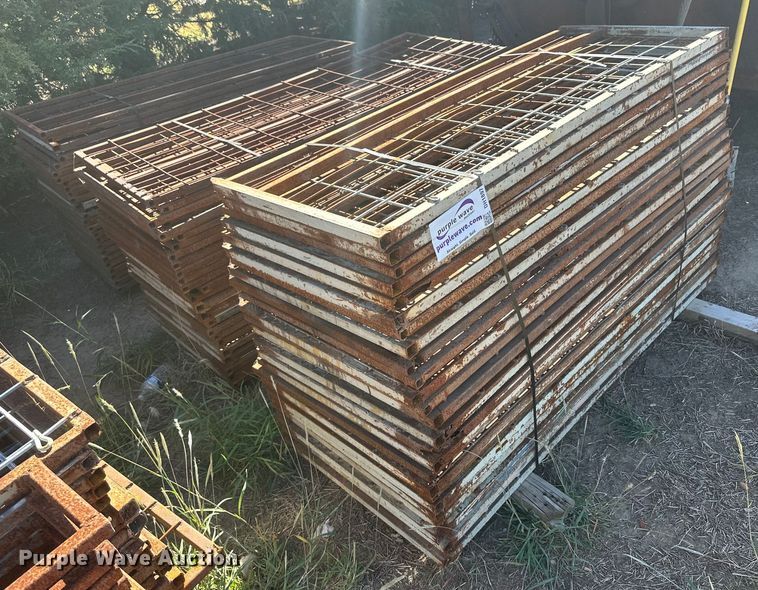 image for item DH1897 (75) 68" x 27" hog panels