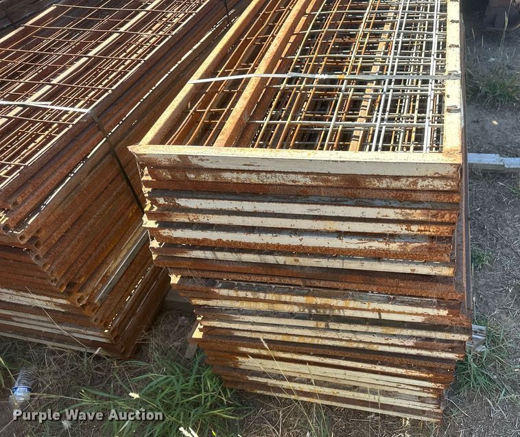 image for item DH1897 (75) 68" x 27" hog panels