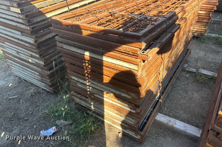 image for item DH1897 (75) 68" x 27" hog panels