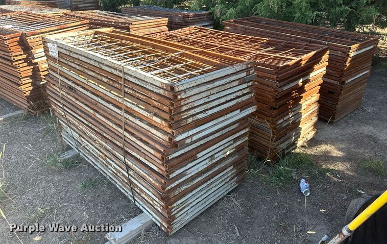 image for item DH1897 (75) 68" x 27" hog panels