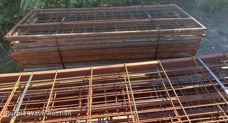 image for item DH1897 (75) 68" x 27" hog panels