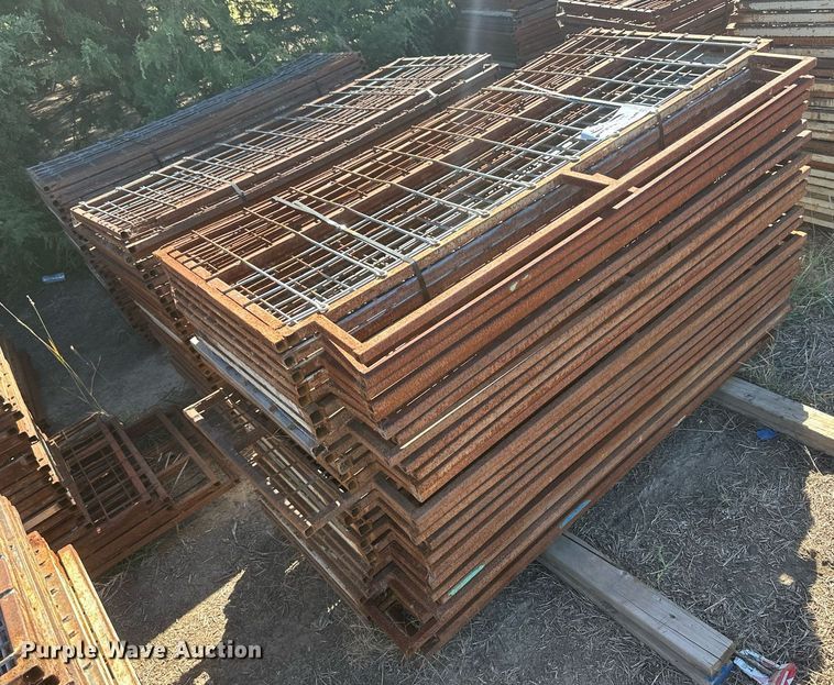 image for item DH1898 (76) hog panels