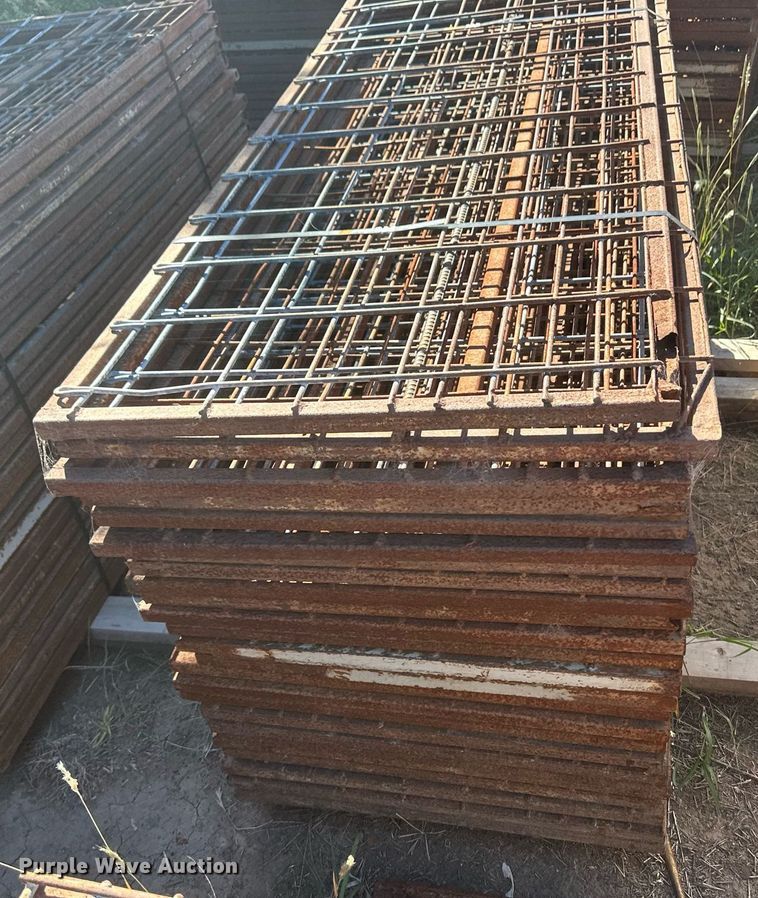 image for item DH1898 (76) hog panels