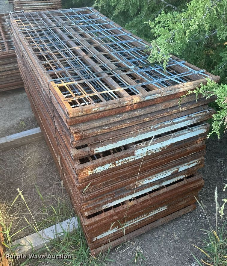 image for item DH1898 (76) hog panels