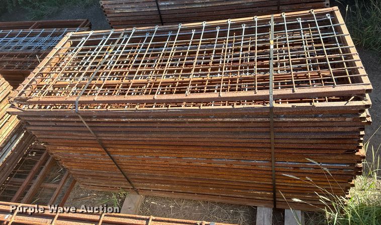 image for item DH1898 (76) hog panels