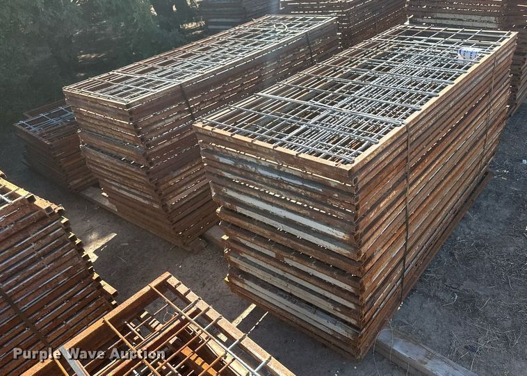 image for item DH1899 (62) hog panels