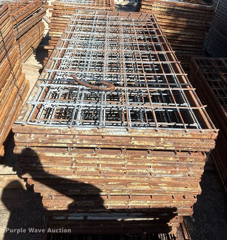 image for item DH1899 (62) hog panels