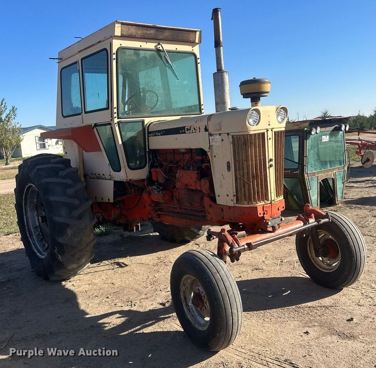 image for item DH1902 1968 Case 930 Comfort King  tractor