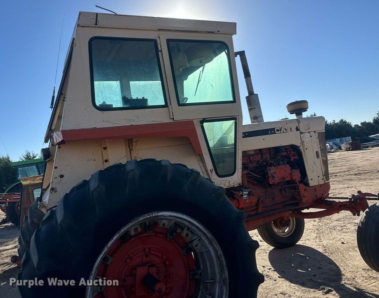 image for item DH1902 1968 Case 930 Comfort King  tractor