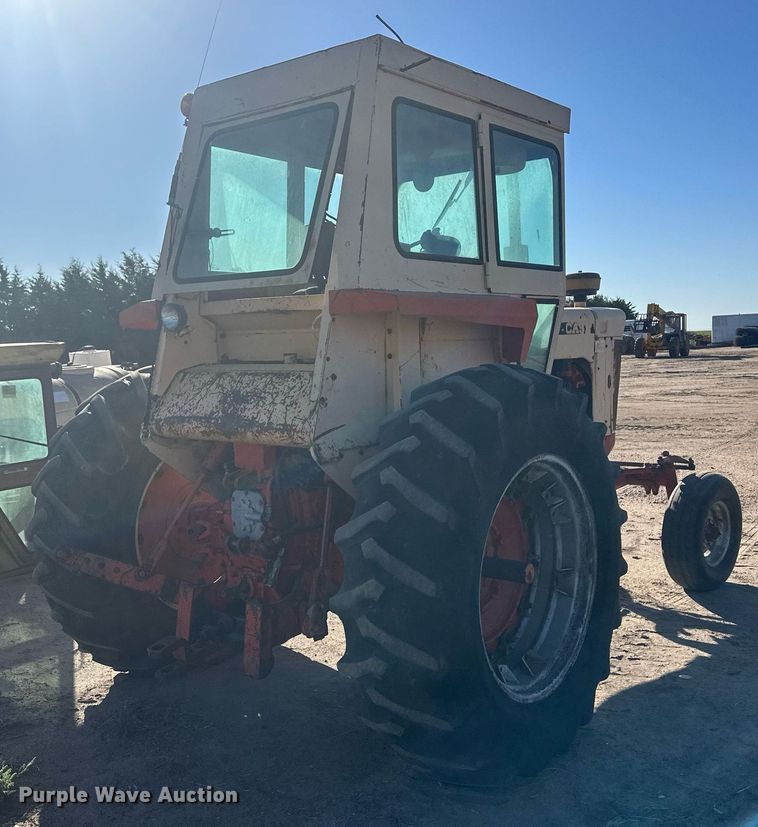 image for item DH1902 1968 Case 930 Comfort King  tractor