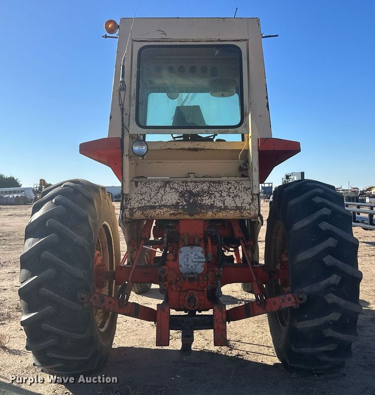 image for item DH1902 1968 Case 930 Comfort King  tractor