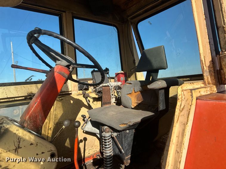 image for item DH1902 1968 Case 930 Comfort King  tractor