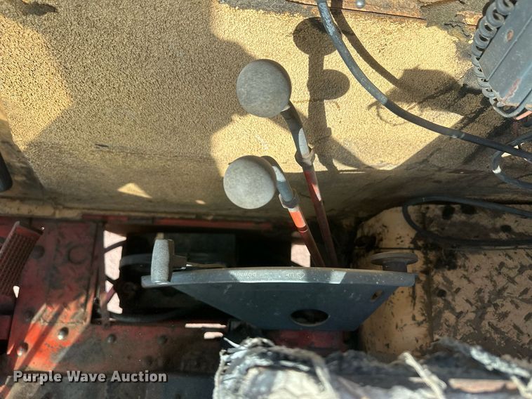 image for item DH1902 1968 Case 930 Comfort King  tractor