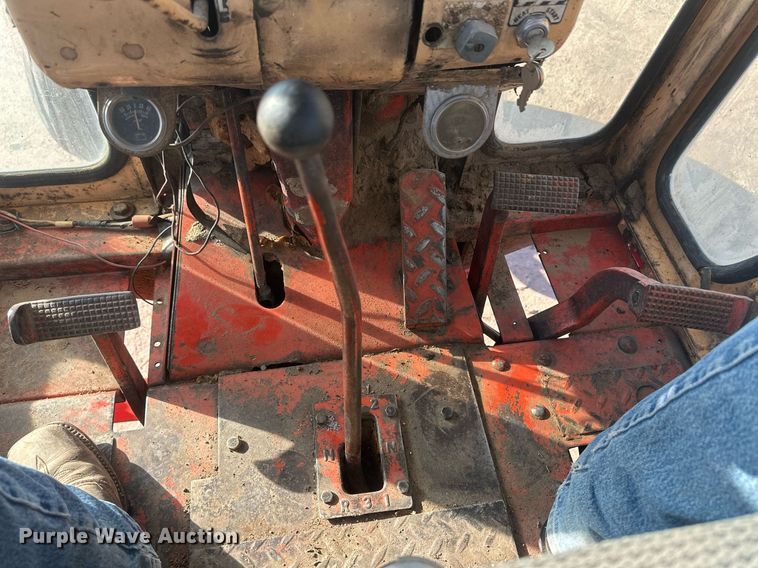 image for item DH1902 1968 Case 930 Comfort King  tractor