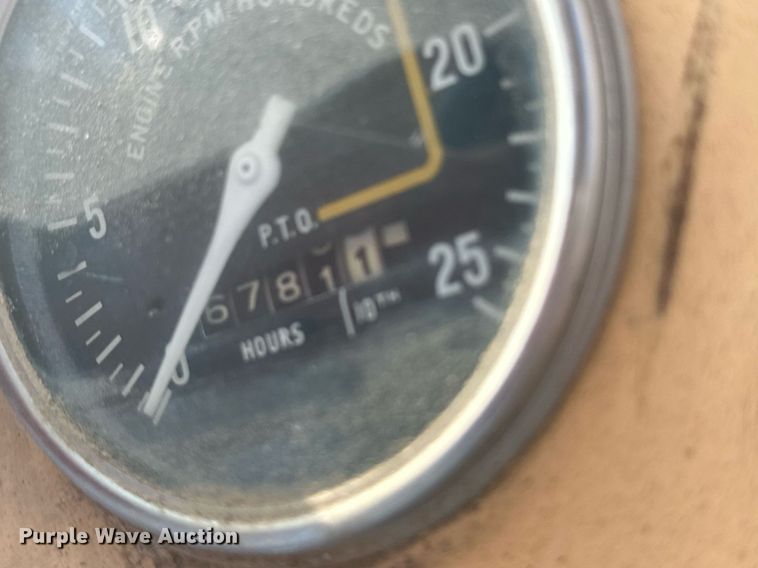 image for item DH1902 1968 Case 930 Comfort King  tractor