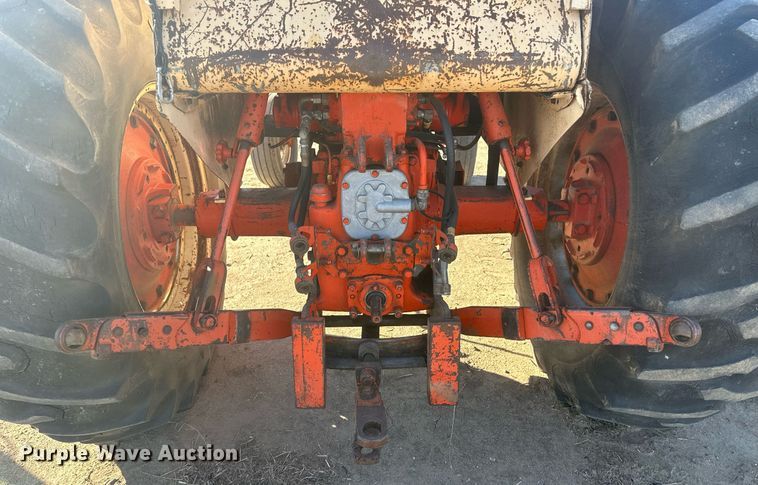 image for item DH1902 1968 Case 930 Comfort King  tractor