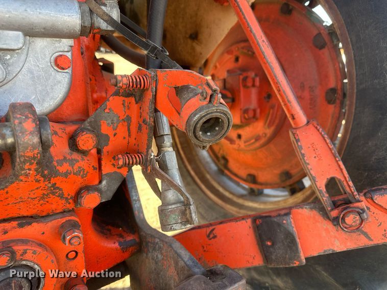 image for item DH1902 1968 Case 930 Comfort King  tractor