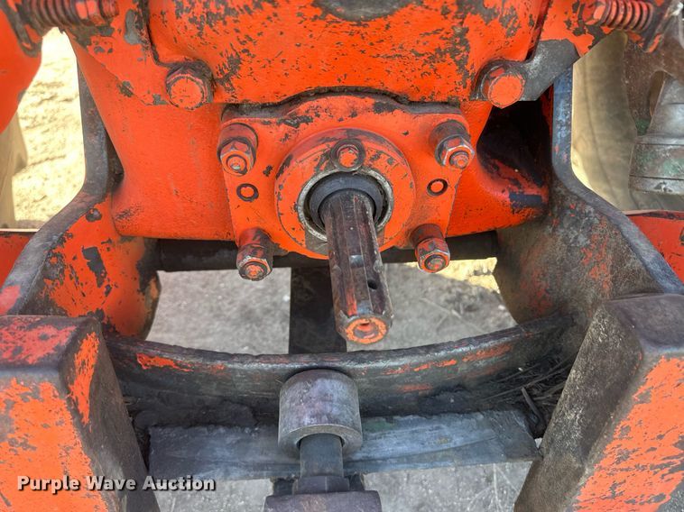 image for item DH1902 1968 Case 930 Comfort King  tractor