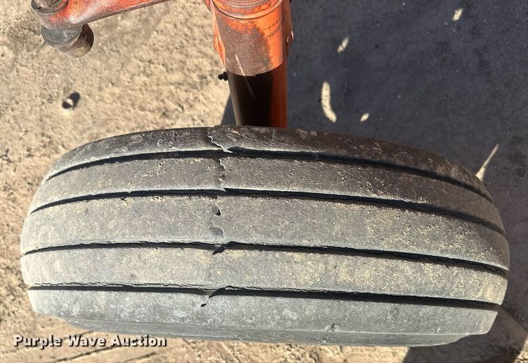 image for item DH1902 1968 Case 930 Comfort King  tractor