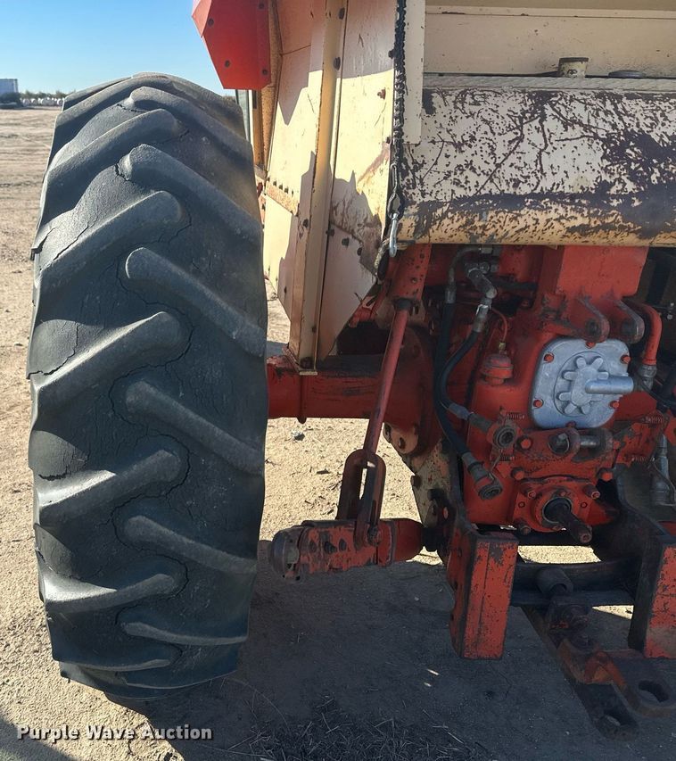 image for item DH1902 1968 Case 930 Comfort King  tractor