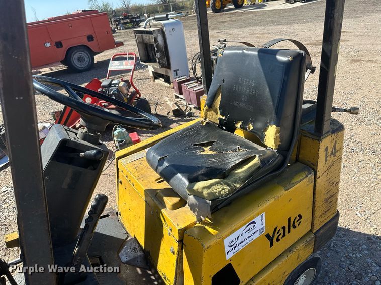image for item DH1908 Yale GLC025CBUUAT071  forklift