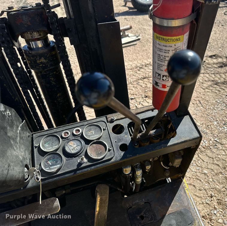 image for item DH1908 Yale GLC025CBUUAT071  forklift