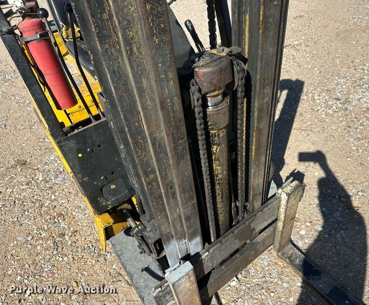 image for item DH1908 Yale GLC025CBUUAT071  forklift