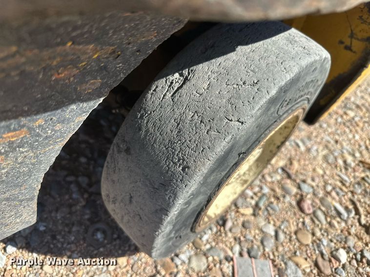 image for item DH1908 Yale GLC025CBUUAT071  forklift