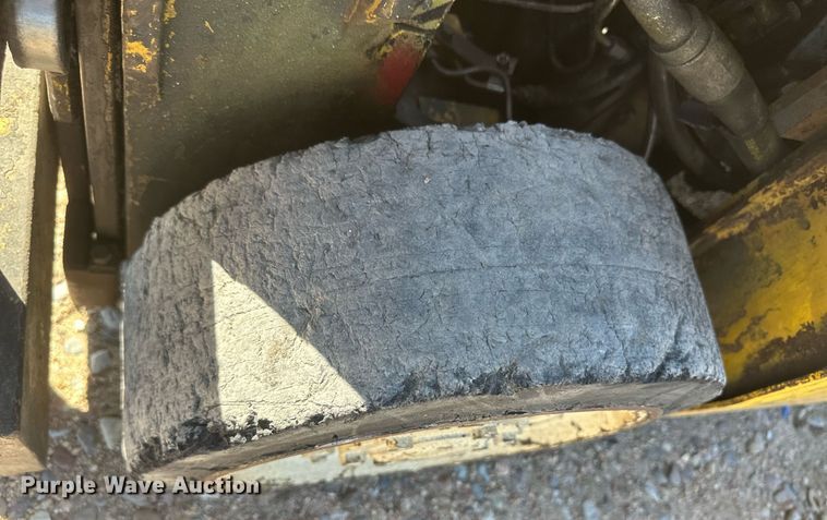 image for item DH1908 Yale GLC025CBUUAT071  forklift