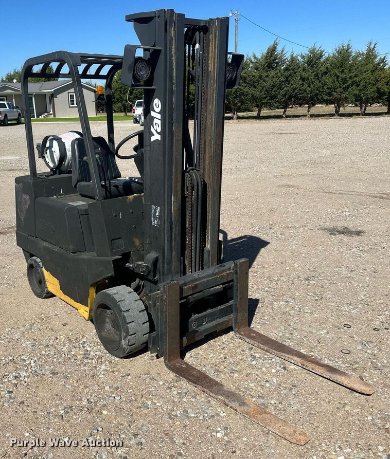 image for item DH1911 Yale GLC040ADNUAE083  forklift
