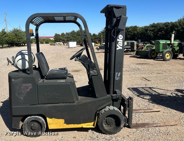 image for item DH1911 Yale GLC040ADNUAE083  forklift