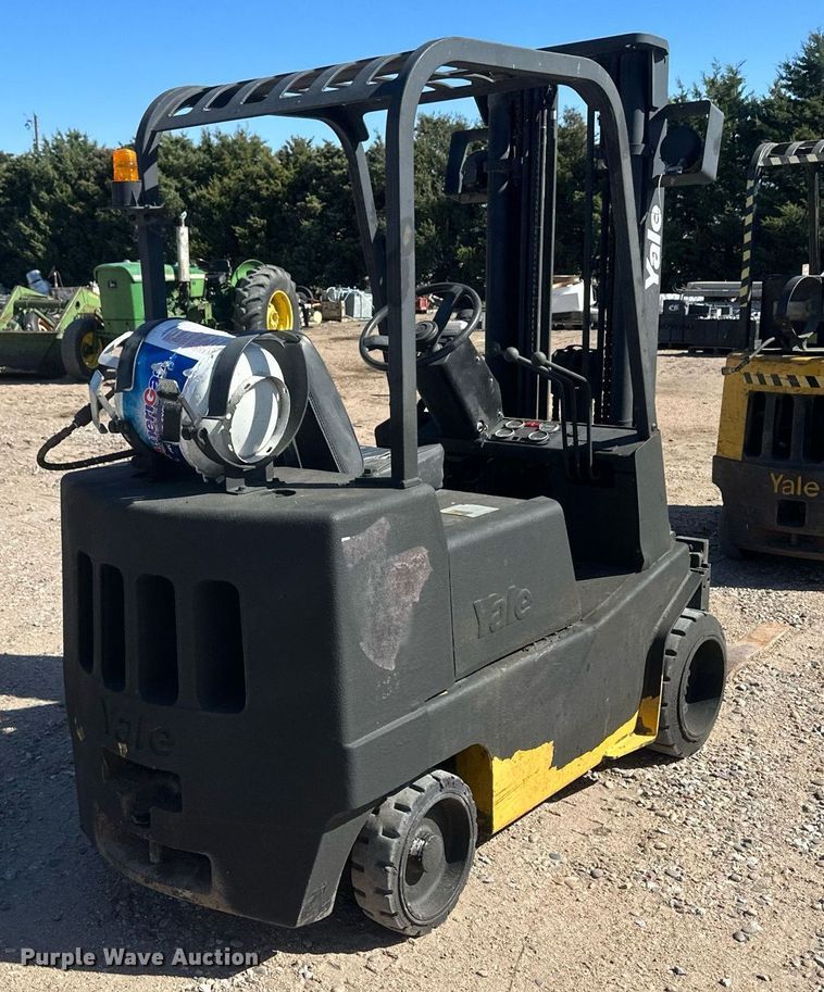 image for item DH1911 Yale GLC040ADNUAE083  forklift