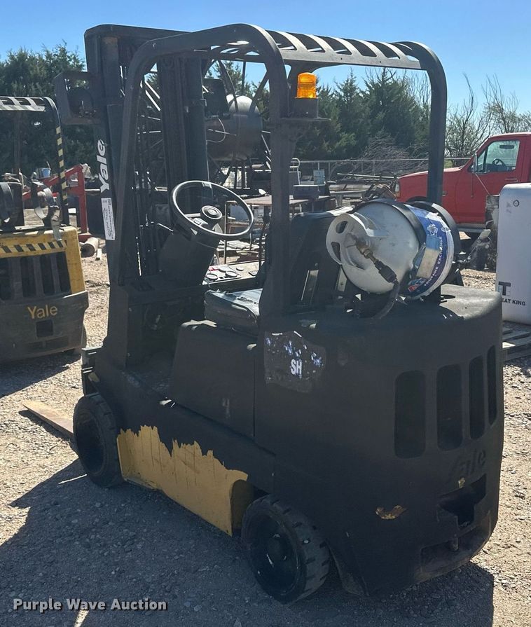 image for item DH1911 Yale GLC040ADNUAE083  forklift