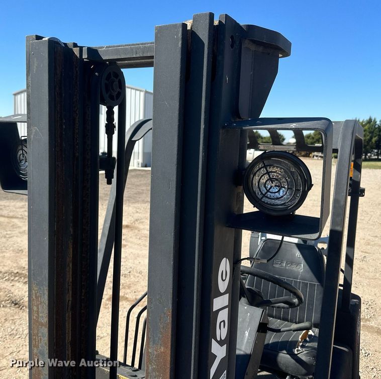 image for item DH1911 Yale GLC040ADNUAE083  forklift