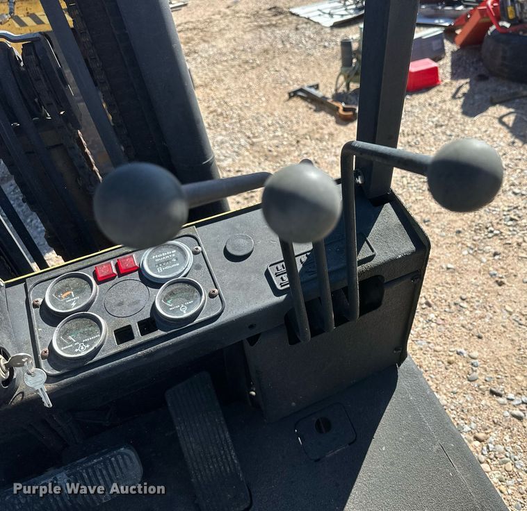 image for item DH1911 Yale GLC040ADNUAE083  forklift