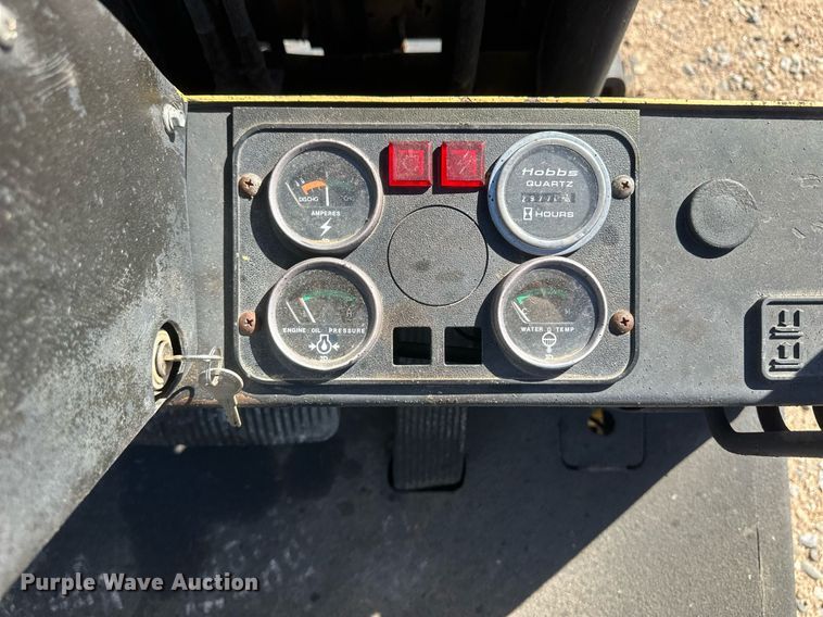 image for item DH1911 Yale GLC040ADNUAE083  forklift