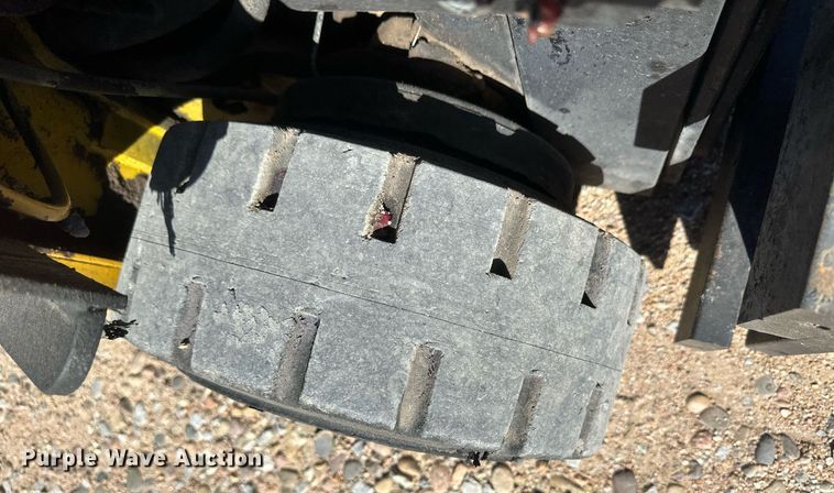 image for item DH1911 Yale GLC040ADNUAE083  forklift